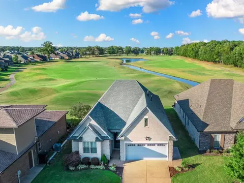 445 St Andrews Rd, Oakland, TN 38060
