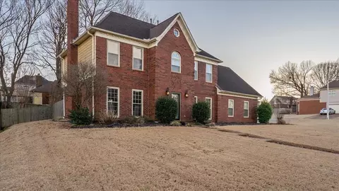 375 Castle Creek Cv, Collierville, TN 38017