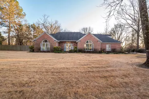 9789 Woodland View Ln, Cordova, TN 38018