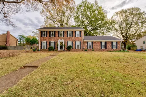 668 Lancelot Ln, Collierville, TN 38017