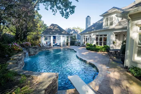 3033 Shannon Oaks Cv, Germantown, TN 38138