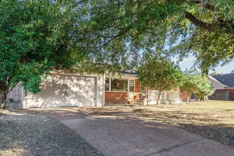 1344 Charles Bryan Rd, Cordova, TN 38018