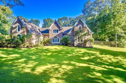 290 Woodsedge Dr, Eads, TN 38028