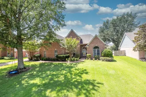 1571 Collingham Dr, Collierville, TN 38017