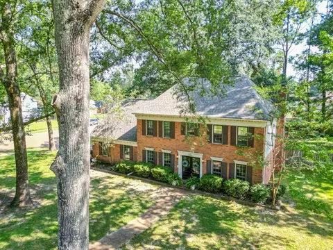 9000 Longwood Ln, Germantown, TN 38139