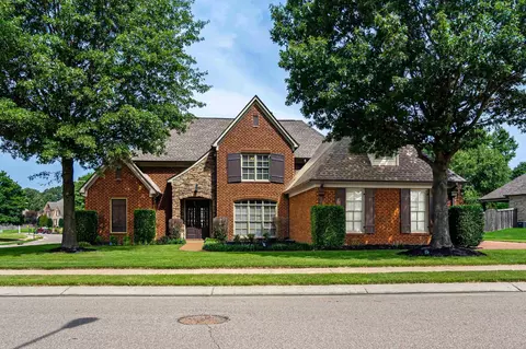 775 Crimson Oaks Ln, Collierville, TN 38017
