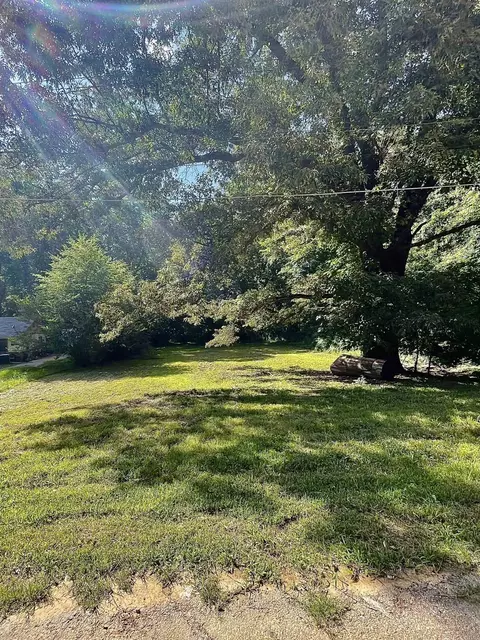 5067 Clinton Rd, Memphis, TN 38109