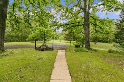 665 Hatley Loop, Savannah, TN 38372 photo 3