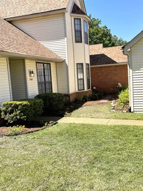 7945 Hunters Crossing Dr, Cordova, TN 38018