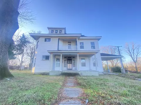 77 E Mckellar Ave, Memphis, TN 38109 photo 1