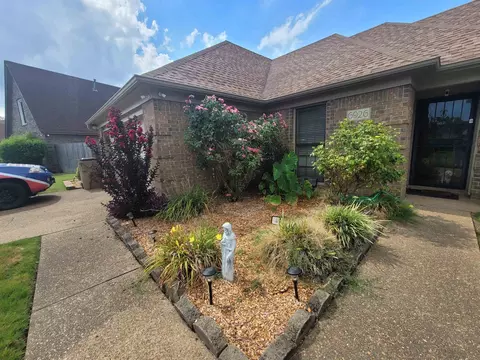 6926 Spring River Rd, Memphis, TN 38141 photo 2