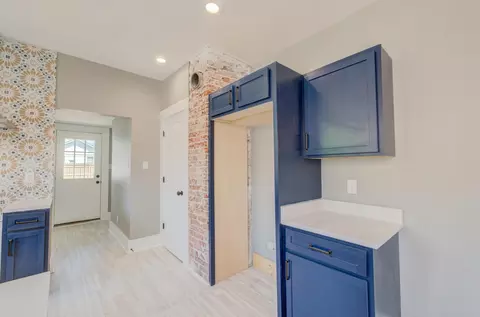 708 Spring St, Memphis, TN 38112 photo 4