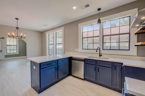 708 Spring St, Memphis, TN 38112 photo 7
