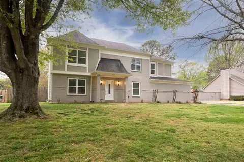 319 Oakleigh Dr, Collierville, TN 38017 photo 1