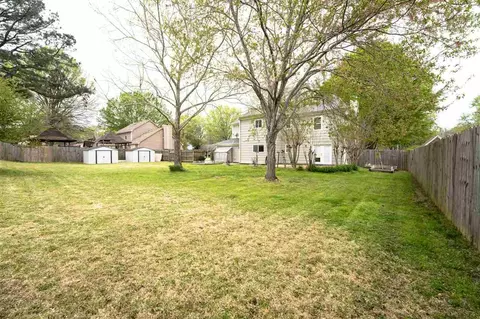 319 Oakleigh Dr, Collierville, TN 38017 photo 3