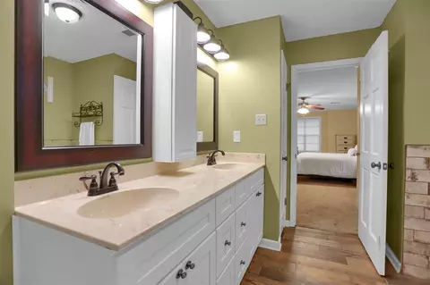 284 E Poplar Ave, Collierville, TN 38017 photo 18