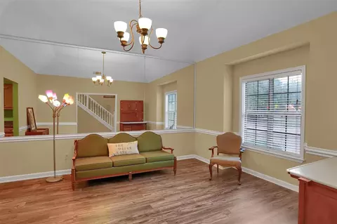 284 E Poplar Ave, Collierville, TN 38017 photo 5