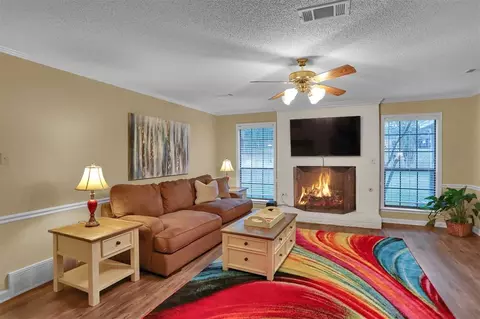 284 E Poplar Ave, Collierville, TN 38017 photo 7