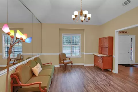 284 E Poplar Ave, Collierville, TN 38017 photo 6