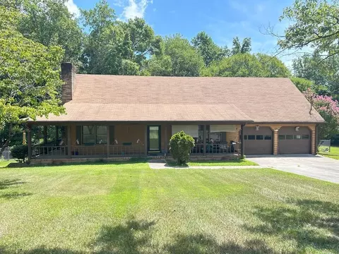2028 E Rinda Dr, Dalton, GA 30721