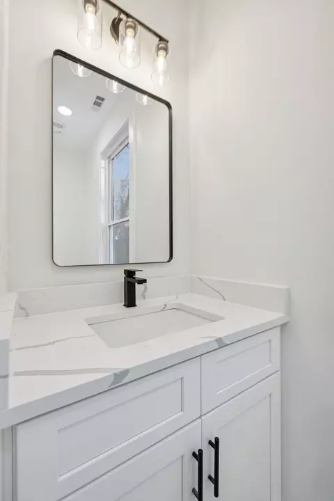 Bath - 5295 Matthews St, Springfield, TN 37172 photo 1 of 3