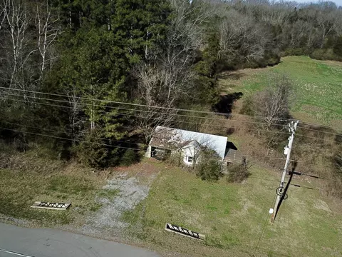 1524 Highway 50, Centerville, TN 37033