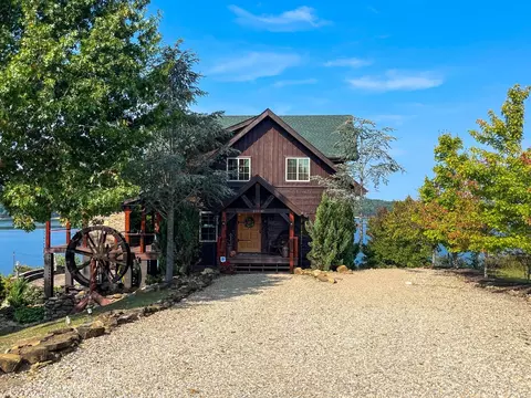 2118 Stone Harbor Dr, Dandridge, TN 37725