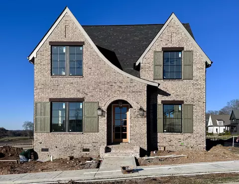 2032 Hector Dr, Thompsons Station, TN 37179