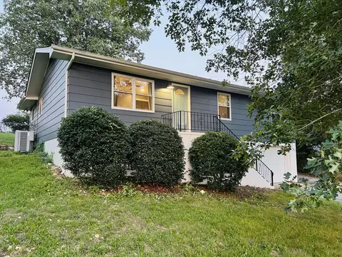 733 Holcomb Rd, Ringgold, GA 30736