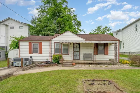 942 Youngs Ln, Nashville, TN 37207