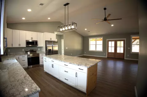 695 Woodland Rd, Hohenwald, TN 38462