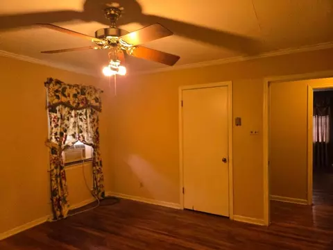 558 E Windsor Rd, Memphis, TN 38109 photo 2