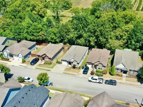2422 Duxbury Dr, Columbia, TN 38401