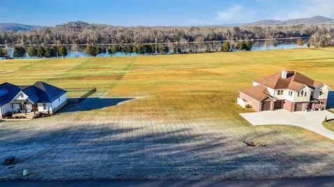58 Espalier Dr, Decatur, TN 37322