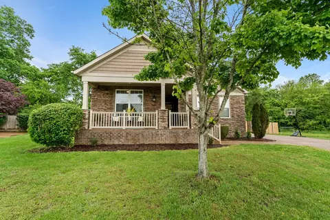 Exterior - 2014 Morton Dr, Spring Hill, TN 37174 photo 2 of 11