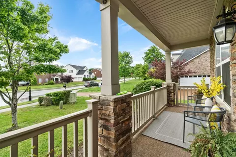 Exterior - 2014 Morton Dr, Spring Hill, TN 37174 photo 3 of 11