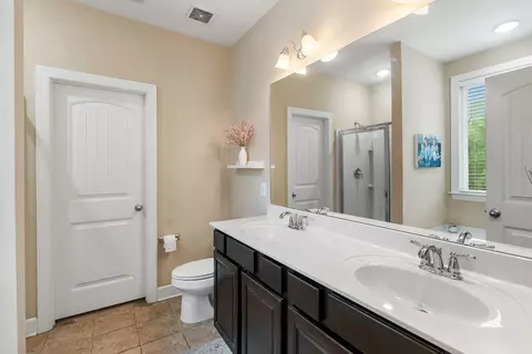 Bath - 2014 Morton Dr, Spring Hill, TN 37174 photo 2 of 4