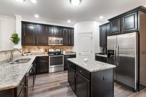 Kitchen - 2014 Morton Dr, Spring Hill, TN 37174 photo 2 of 2