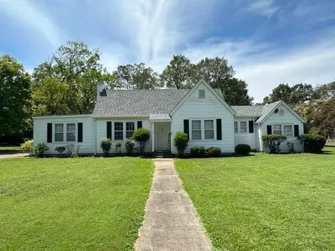 165 College St, Savannah, TN 38372
