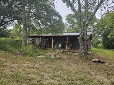 677 Howell Hill Rd, Flintville, TN 37335