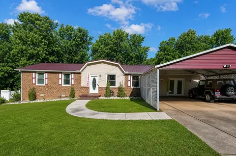 155 Ravenwood Cir, Dickson, TN 37055
