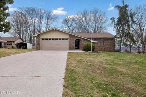 2910 Pueblo Ct, Maryville, TN 37803