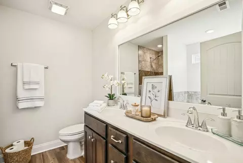 Bath - 1030 Berra Dr, Springfield, TN 37172 photo 1 of 3