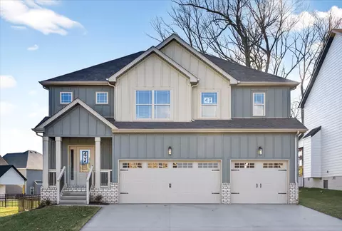 990 Alton Dr, Clarksville, TN 37043