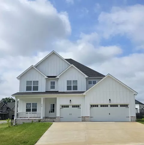 998 Alton Dr, Clarksville, TN 37043