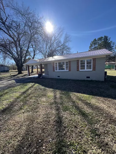 2094 Old Stage Rd, Adamsville, TN 38310