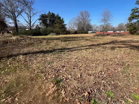 135 Gean Ln, Savannah, TN 38372