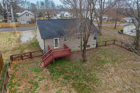 View/Area - 210 Hardin Ave, Dickson, TN 37055 photo 1 of 10