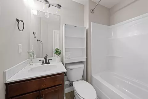 Bath - 210 Hardin Ave, Dickson, TN 37055 photo 1 of 2