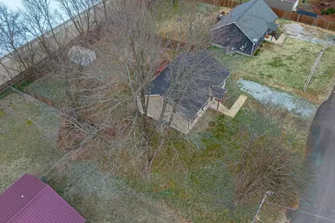 View/Area - 210 Hardin Ave, Dickson, TN 37055 photo 8 of 10